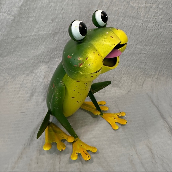 Yard Metal Sculpture Colorful
Green Frog WHIMSICAL Garden
Outdoor Yellow Feet - Picture 3 of 5